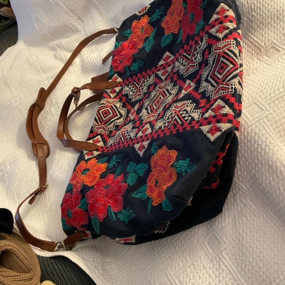 Johnny Was Weekender
Embroidered bag - Picture 2 of 11